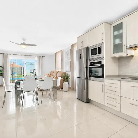 Villa Duplex C9 Con Piscina Privada Callao Salvaje